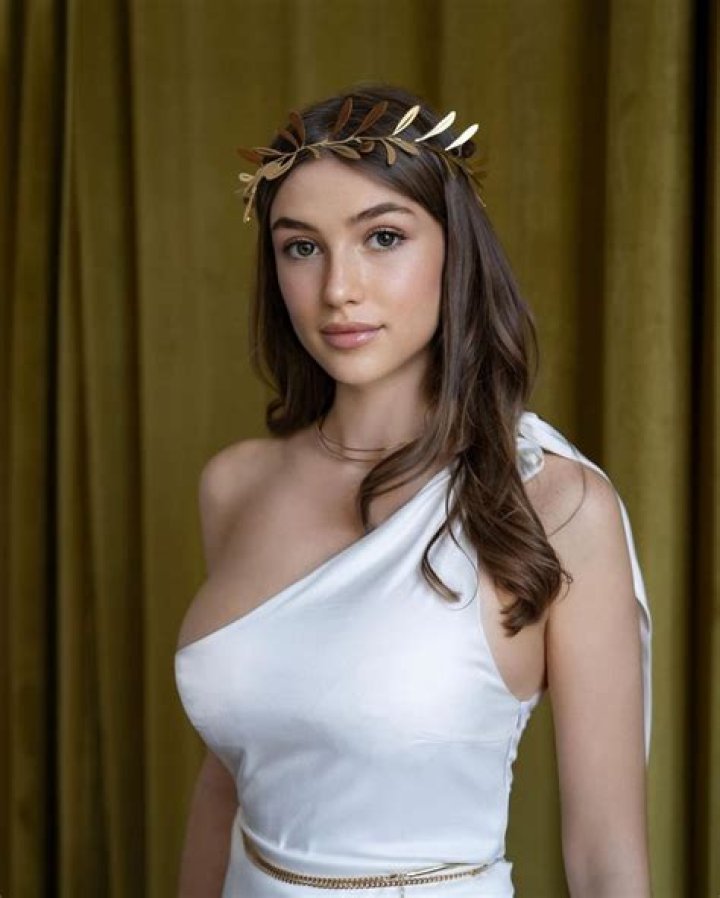 Unveiling The Secrets Of Olivia Claudia Motta Casta's Remarkable Rise To Stardom At A Young Age